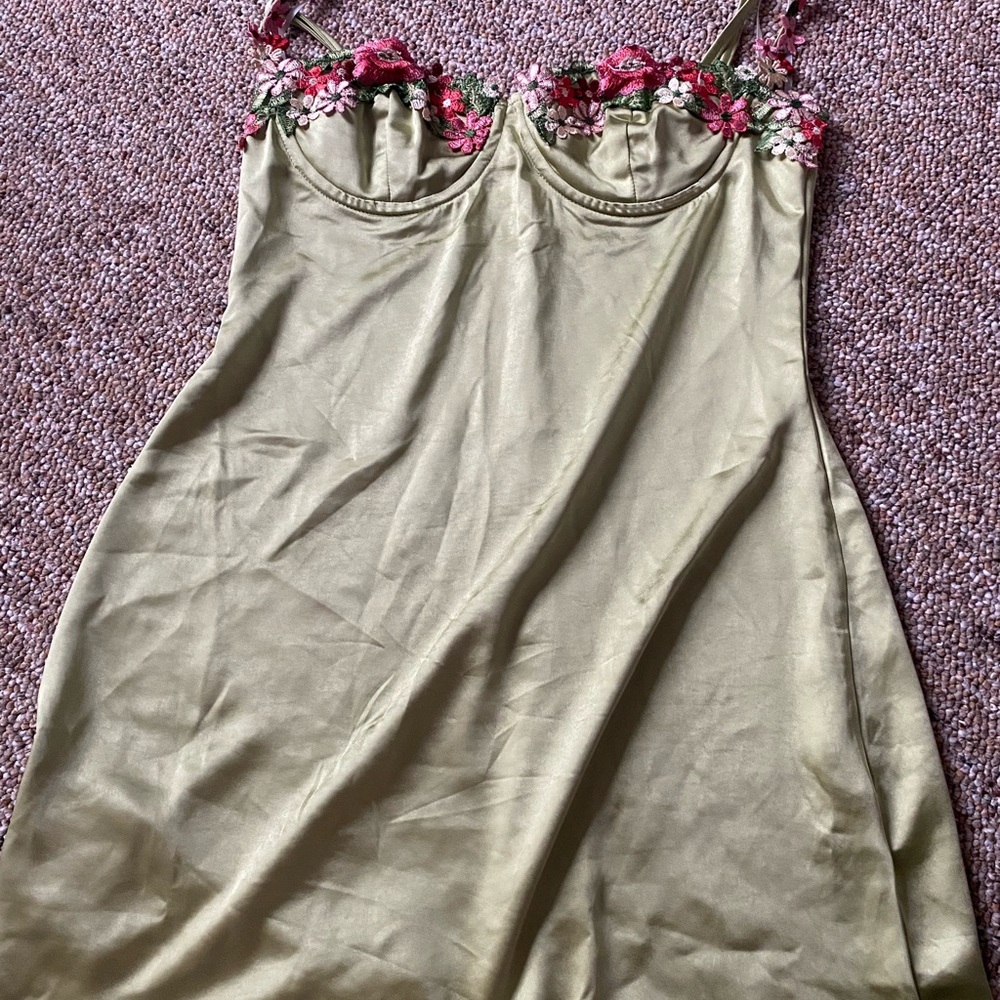princess polly green satin  dress, perfect condition